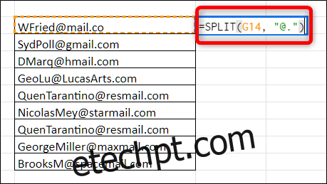 Clique em uma célula vazia e digite = SPLIT (cell_with_data, 