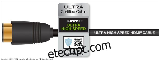 Um cabo compatível com HDMI 2.1 com o 