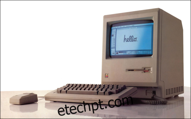 Um Macintosh original de 1984 com 